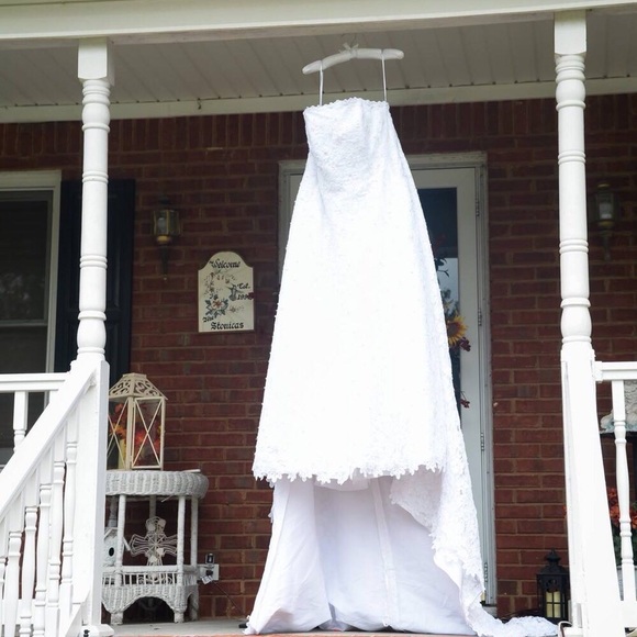 Gorgeous plus size wedding dress - Picture 2 of 7